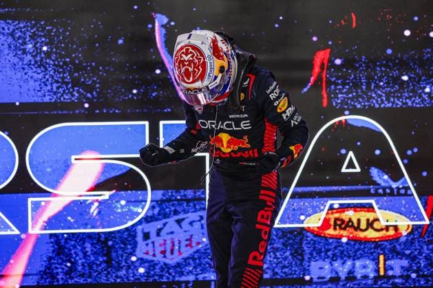 VERSTAPPEN Max (ned), Red Bull Racing RB19, portrait celebrates his 3rd Formula 1 World Champion during the 2023 Formula 1 Qatar Grand Prix, 17th round of the 2023 Formula One World Championship, WM, Weltmeisterschaft from October 6 to 8, 2023 on the Lusail International Circuit, in Doha, Qatar - F1 - QATAR GRAND PRIX 2023 DPPI Panoramic  00123038__R3_8387