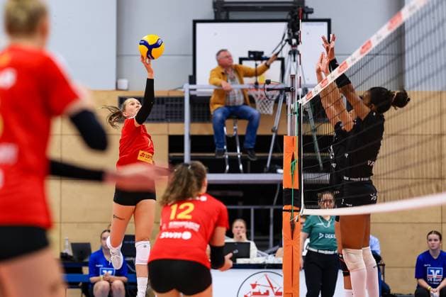 1. Volleyball Bundesliga Frauen 2023-2024, VC Neuwied 77 - Rote Raben Vilsbiburg Kristin vom Schemm (VCN, 7) Neuwied RWG Sporthalle Rheinland-Pfalz Deutschland