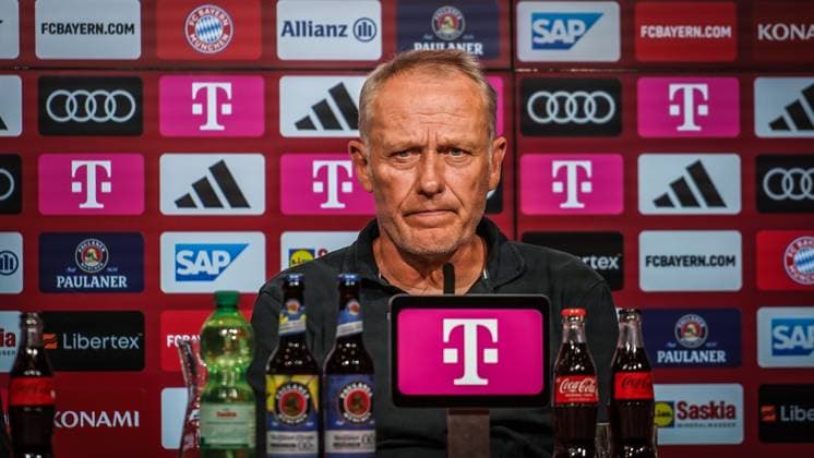 Sport Themen der Woche KW40 Sport Bilder des Tages Pressekonferenz mit den Trainern Thomas Tuchel und Christian Streich - 08.10.2023; Allianz Arena München, Bayern, Deutschland, Europa - Fussball 1. Bundesliga Herren Saison 2023 2024 - FC Bayern München - SC Freiburg *** Press conference with coaches Thomas Tuchel and Christian Streich 08 10 2023 Allianz Arena Munich, Bavaria, Germany, Europe Football 1 Bundesliga Men Season 2023 2024 FC Bayern Munich SC Freiburg