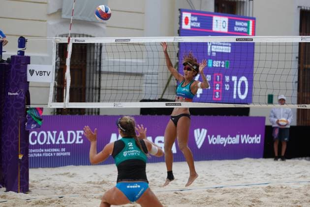 Italy Vs Japan Women™s Match - Beach volleyball, Beachvolleyball World Cup October 6, 2023, Tlaxcala, Mexico: Miki Ishii (1) of Japan competes against Claudia Scampoli (2) of team Italy during the Women™s Japan vs Italy match of the Beach Volleyball World Cup. on October 6, 2023 in Tlaxcala, Mexico. (Photo by Essene Hernandez Eyepix Group) Copyright: xEssenexHernandez xEyepixxGroupx EH_09102023_100596