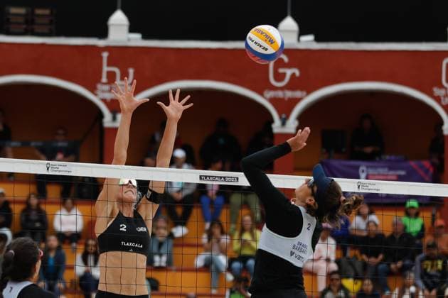 Brazil Vs Germany Women™s Match - Beach volleyball, Beachvolleyball World Cup October 9, 2023, Tlaxcala, Mexico: Barbara Seixas de Freitas (2) of Brazil competes against Louisa Lippmann (2) of team Germany during the Brazil vs Germany Women™s match of the Beach Volleyball World Cup. on October 9, 2023 in Tlaxcala, Mexico. (Photo by Essene Hernandez Eyepix Group) Copyright: xEssenexHernandez xEyepixxGroupx EH_09102023_100621