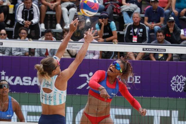 Ecuador Vs Argentina Women s Beach World Championship, WM, Weltmeisterschaft Tlaxcala October 9, 2023, Tlaxcala, Mexico: Ariana Castro Jarrin (1) of Ecuador competes against Ana Gallay (1) of Argentina during the Ecuador vs Argentina match of Women s Beach World Championship Tlaxcala. on October 9, 2023 in Tlaxcala, Mexico. (Photo by Essene Hernandez Eyepix Group) Copyright: xEssenexHernandez xEyepixxGroupx EH_09102023_100690