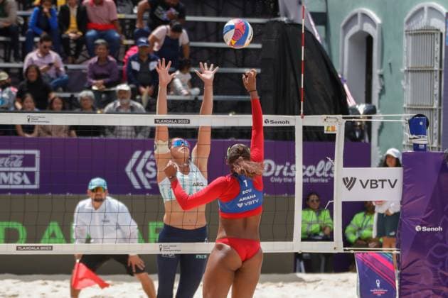 October 9, 2023, Tlaxcala, Mexico: Fernanda Pereyra (2) of Argentina competes against Ariana Castro Jarrin (1) of Ecuador during the Ecuador vs Argentina match of Women s Beach World Championship, WM, Weltmeisterschaft Tlaxcala. on October 9, 2023 in Tlaxcala, Mexico. Tlaxcala Mexico - ZUMAe321 0307703945st Copyright: xEssenexHernandezx