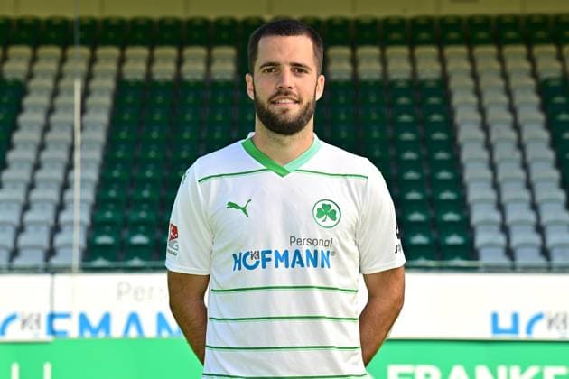 21.09.2023 - SpVgg Greuther Fürth ( Kleeblatt Spielvereinigung ) - 2. Fussball Bundesliga - Saison 2023 2024 - Fototermin Porträttermin Vorstellung Präsentation Pressetermin - - Einzelbild Einzelfoto Portrait Porträt Kopfbild - Niko Gießelmann Giesselmann (17, SpVgg Greuther Fürth )