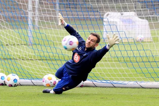 Sport Themen der Woche KW41 Sport Bilder des Tages DEU, DFL, 2. FBL Hertha BSC, Training, 10.10.2023, Sportforum, Berlin, DEU, DFL, 2. FBL Hertha BSC, Training, im Bild Marius Gersbeck (Hertha BSC Berlin 35) DFL - regulations prohibit any use of Photographs as image sequences and or quasi-video Foto: Juergen Engler nordphoto GmbH *** DEU, DFL, 2 FBL Hertha BSC, Training, 10 10 2023, Sportforum, Berlin, DEU, DFL, 2 FBL Hertha BSC, Training, in picture Marius Gersbeck Hertha BSC Berlin 35 DFL regulations prohibit any use of Photographs as image sequences and or quasi video Foto Juergen Engler nordphoto GmbH nordphotoxGmbHx xEngler nph00076