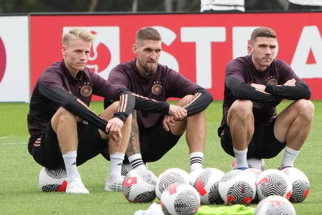 Chris Führich (Deutschland Germany), Robert Andrich (Deutschland Germany), Robin Gosens (Deutschland Germany) - Foxborough 10.10.2023: Training Deutsche Nationalmannschaft, New England Revolution, Trainingsgelände der Deutschen Nationalmannschaft am Gillette Stadium