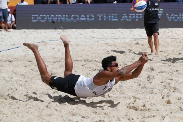 Men™s Match USA Vs Mexico Beach volleyball, Beachvolleyball World Cup October 10, 2023, Tlaxcala, Mexico: Miguel Sarabia of Mexico competes against team United States during the Beach Volleyball World Cup Men s match between USA and Mexico. on October 10, 2023 in Tlaxcala, Mexico. (Photo by Essene Hernandez Eyepix Group) Copyright: xEssenexHernandez xEyepixxGroupx EH_10102023_100921