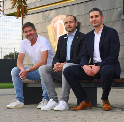 die drei Geschäftsführer der SG Dynamo Dresden, v.l.: Ralf Becker , David Fischer (Kommunikation), Stephan Zimmermann (Finanzen), Pressekonferenz zur Vorstellung des neuen Finanzgeschäftsführers, Finanzgeschäftsführer, SG Dynamo Dresden, Training, Fußball, Fussball, 3. Liga, Dritte Liga, Saison 2023 2024, AOK PLUS Walter-Fritzsch-Akademie, Messering 18, Dresden, Ostragehege, 10.10.2023, *** the three managing directors of the SG Dynamo Dresden, f l Ralf Becker sports , David Fischer communications , Stephan Zimmermann finances , press conference to introduce the new financial managing director, financial managing director, SG Dynamo Dresden, training, soccer, soccer, 3 league, third league, season 2023 2024, AOK PLUS Walter Fritzsch Academy, Messering 18, Dresden, Ostragehege, 10 10 2023,