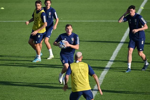 October 12, 2023, Florence, Italy: Italian player NicolÃ² Barella during a training session of the Italian national soccer team at the Coverciano traning centre near Florence, Italy, 12 October 2023.ANSA CLAUDIO GIOVANNINI L ITALIA OPERAIA, CON MALTA E INGHILTERRA PER NON SUBIRE GOL  - ZUMAa110 20231012_zaf_a110_025 Copyright: xClaudioxGiovanninix
