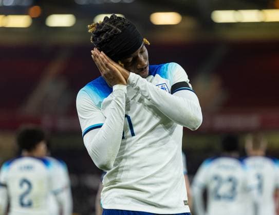 Football - 2025 UEFA European Under-21 Championship - Qualifying Round Group F - England v Serbia NOTTINGHAM, ENGLAND - Thursday, October 12, 2023: England s Noni Madueke celebrates after scoring the fourth goal during the 2025 UEFA European Under-21 Championship Qualifying Group F game between England and Serbia at the City Ground. (Photo by David Rawcliffe Propaganda) NOTTINGHAM City Ground NOTTINGHAMSHIRE ENGLAND  Copyright: xDavidxRawcliffex P2023-10-12-England_U21_Serbia_U21-51