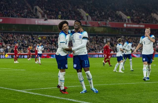Football - 2025 UEFA European Under-21 Championship - Qualifying Round Group F - England v Serbia NOTTINGHAM, ENGLAND - Thursday, October 12, 2023: England s Noni Madueke (R) celebrates with team-mate Rico Lewis after scoring the fifth goal during the 2025 UEFA European Under-21 Championship Qualifying Group F game between England and Serbia at the City Ground. (Photo by David Rawcliffe Propaganda) NOTTINGHAM City Ground NOTTINGHAMSHIRE ENGLAND  Copyright: xDavidxRawcliffex P2023-10-12-England_U21_Serbia_U21-57