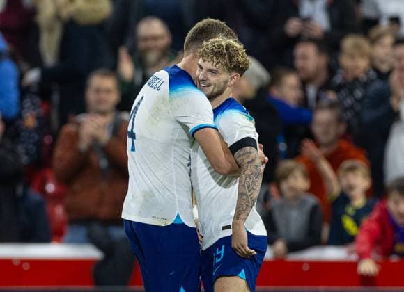 Football - 2025 UEFA European Under-21 Championship - Qualifying Round Group F - England v Serbia NOTTINGHAM, ENGLAND - Thursday, October 12, 2023: England s Harvey Elliott (R) celebrates with team-mate Charlie Cresswell after scoring the third goal during the 2025 UEFA European Under-21 Championship Qualifying Group F game between England and Serbia at the City Ground. (Photo by David Rawcliffe Propaganda) NOTTINGHAM City Ground NOTTINGHAMSHIRE ENGLAND  Copyright: xDavidxRawcliffex P2023-10-12-England_U21_Serbia_U21-29