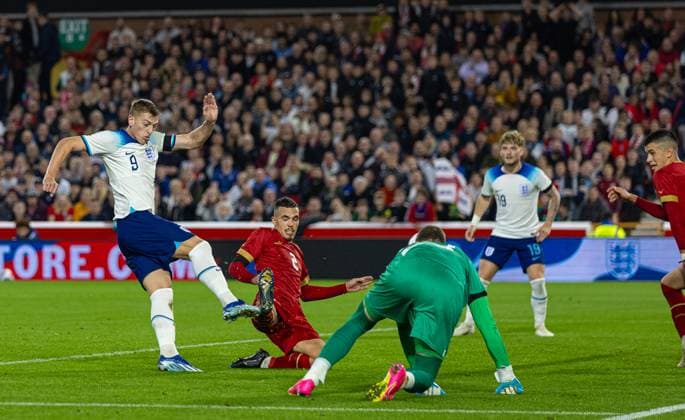 Football - 2025 UEFA European Under-21 Championship - Qualifying Round Group F - England v Serbia NOTTINGHAM, ENGLAND - Thursday, October 12, 2023: England s Liam Delap scores the second goal during the 2025 UEFA European Under-21 Championship Qualifying Group F game between England and Serbia at the City Ground. (Photo by David Rawcliffe Propaganda) NOTTINGHAM City Ground NOTTINGHAMSHIRE ENGLAND  Copyright: xDavidxRawcliffex P2023-10-12-England_U21_Serbia_U21-19