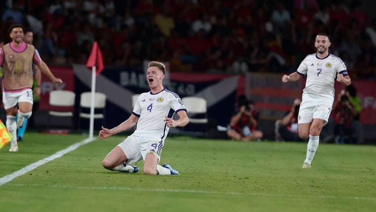 Partido de la fase de clasificacion para el EURO 2024 entre Espana y Escocia. En la imagen, gol anulado a Escocia. Euro 2024 qualifying match between Spain and Scotland. In this picture, disallowed goal to Scotland. FOTOxCHEMAxREY  ecommerceFotos eCommerce2-142271748