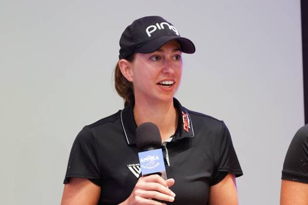 October 12, 2023, Belleair, Florida, USA: LPGA, Golf Damen Tour winner and Tampa resident Elizabeth Szokol answers a question from reporter Todd Lewis during a media day event at the Pelican Golf Club on Thursday, Oct. 12, 2023, in Belleair. Belleair USA - ZUMAs70_ 0308115449st Copyright: xJeffereexWoox