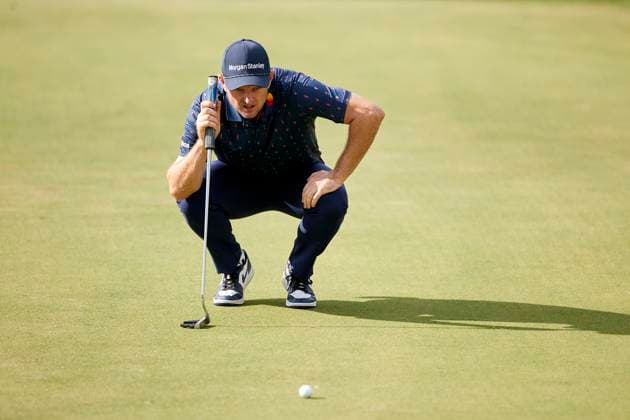 Acciona Open de Espana presented by Madrid - Day Two Justin Rose of England looks the ball before play a putt on the 18th hole during Day Two of the Acciona Open de Espana presented by Madrid at Club de Campo Villa de Madrid on October 13, 2023, in Madrid, Spain. Madrid Club de Campo Villa de Madrid Madrid Spain RL_ACCMOESP_251 Copyright: xRicardoxLarreinax