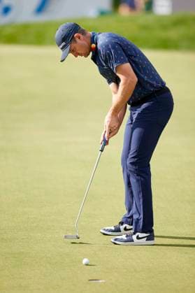 Acciona Open de Espana presented by Madrid - Day Two Justin Rose of England plays a putt on the 18th hole during Day Two of the Acciona Open de Espana presented by Madrid at Club de Campo Villa de Madrid on October 13, 2023, in Madrid, Spain. Madrid Club de Campo Villa de Madrid Madrid Spain RL_ACCMOESP_252 Copyright: xRicardoxLarreinax