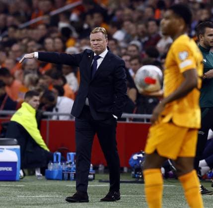 AMSTERDAM - Holland coach Ronald Koeman during the European Championship, EM, Europameisterschaft Qualifying match in group B between the Netherlands and France in the Johan Cruijff ArenA on October 13, 2023 in Amsterdam, the Netherlands. ANP KOEN VAN WEEL UEFA EURO, EM, Europameisterschaft,Fussball 2024 Qualifying Round 2023 2024 xVIxANPxSportx xxANPxIVx 480998545 originalFilename: 480998545.jpg