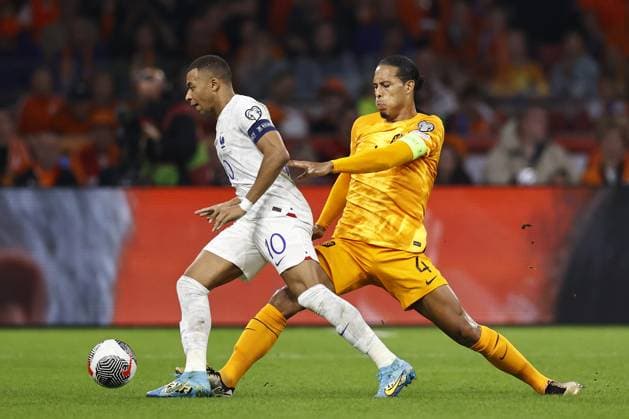AMSTERDAM - (l-r) Kylian Mbappe of France, Virgil van Dijk of Holland during the European Championship, EM, Europameisterschaft Qualifying match in group B between the Netherlands and France at the Johan Cruijff ArenA on October 13, 2023 in Amsterdam, Netherlands. ANP MAURICE VAN STEEN UEFA EURO, EM, Europameisterschaft,Fussball 2024 Qualifying Round 2023 2024 xVIxANPxSportx xxANPxIVx 480998639 originalFilename: 480998639.jpg