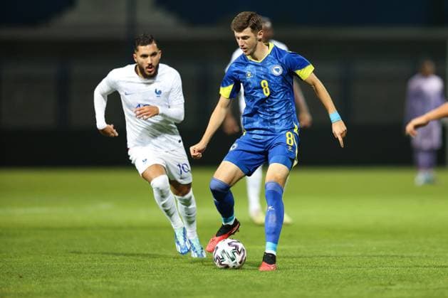 Bosnia & Herzegovina - France: U21, U 21 EURO Qualifiers Petar Sucic of BiH controls the ball during the U21 EURO Qualification, EM, Europameisterschaft Group H match between Bosnia and Herzegovina and France at Grbavica Stadium in Sarajevo, Bosnia and Herzegovina, on October 13, 2023. ArminxDurgut PIXSELL
