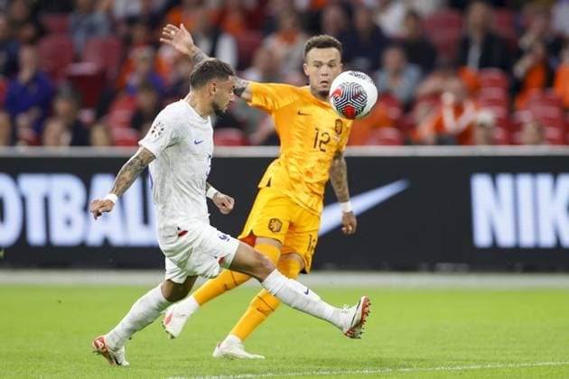 AMSTERDAM, 13-10-2023 JohanCruyff Arena, Football Euro2024 Qualifier between Netherlands and France. France player Lucas Hernandez and Netherlands player Quilindschy Hartman Netherlands - France  x22734527x Copyright: