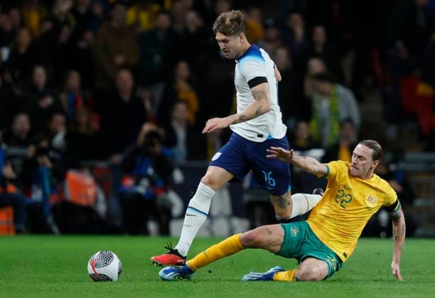 England v Australia - International Friendly, Länderspiel, Nationalmannschaft John Stones of England and Jackson Irvine of Australia challenge during the international friendly match between England and Australia at Wembley Stadium on October 13, 2023 in London, England. London Wembley Stadium London United Kingdom Copyright: xRichardxSellers Sportsphoto APLx 13957483
