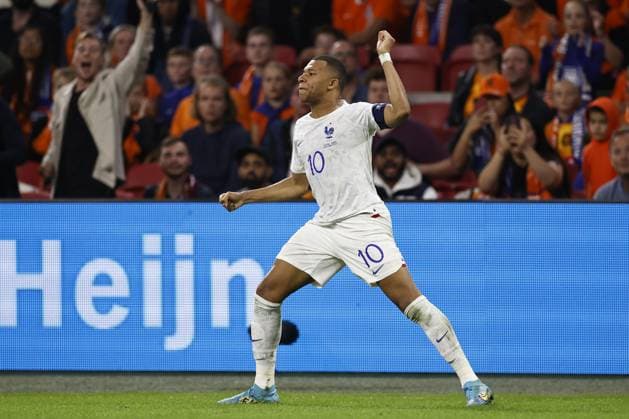 AMSTERDAM - Kylian Mbappe of France is frustrated during the European Championship, EM, Europameisterschaft Qualifying match in group B between the Netherlands and France at the Johan Cruijff ArenA on October 13, 2023 in Amsterdam, the Netherlands. ANP MAURICE VAN STEEN UEFA EURO, EM, Europameisterschaft,Fussball 2024 Qualifying Round 2023 2024 xVIxANPxSportx xxANPxIVx 481003547 originalFilename: 481003547.jpg