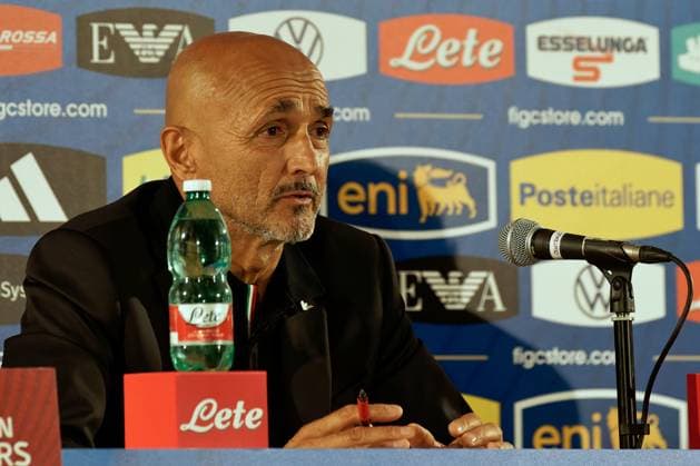 Luciano Spalletti head coach of Italy speaks with the media during a press conference, PK, Pressekonferenz at Stadio San Nicola on October 13, 2023 in Bari, Italy. during Press Conference Italy, UEFA European Football Championship in Bari, Italy, October 13 2023  Copyright: xEmmanuelexMastrodonato IPAxSportx xx IPA_40964834 IPA_IPA40964834