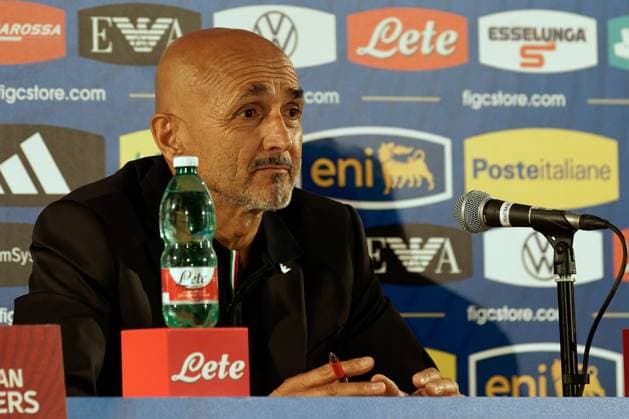 Luciano Spalletti head coach of Italy speaks with the media during a press conference, PK, Pressekonferenz at Stadio San Nicola on October 13, 2023 in Bari, Italy. during Press Conference Italy, UEFA European Football Championship in Bari, Italy, October 13 2023  Copyright: xEmmanuelexMastrodonato IPAxSportx xx IPA_40964836 IPA_IPA40964836