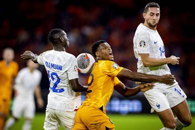 AMSTERDAM - (l-r) Randal Kolo Muani of France, Denzel Dumfries of Holland, Adrien Rabiot of France during the European Championship, EM, Europameisterschaft Qualifying match in group B between the Netherlands and France at the Johan Cruijff ArenA on October 13, 2023 in Amsterdam, the Netherlands. ANP KOEN VAN WEEL UEFA EURO, EM, Europameisterschaft,Fussball 2024 Qualifying Round 2023 2024 xVIxANPxSportx xxANPxIVx 481011469 originalFilename: 481011469.jpg