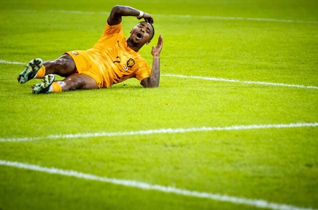 Sport Themen der Woche KW41 Sport Bilder des Tages AMSTERDAM - Steven Bergwijn of Holland is disappointed during the European Championship, EM, Europameisterschaft Qualifying match in group B between the Netherlands and France in the Johan Cruijff ArenA on October 13, 2023 in Amsterdam, the Netherlands. ANP KOEN VAN WEEL UEFA EURO, EM, Europameisterschaft,Fussball 2024 Qualifying Round 2023 2024 xVIxANPxSportx xxANPxIVx 481011638 originalFilename: 481011638.jpg