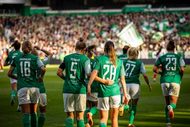 GER, FFBL, SV Werder Bremen vs 1. FC Koeln 14.10.2023, wohninvest WESERSTADION, GER, FFBL, SV Werder Bremen vs 1. FC Koeln im Bild Jubel, Torjubel, die Frauen des SV Werder gehen durch ein Eigentor in Führung. Jubelnde Mannschaft,
