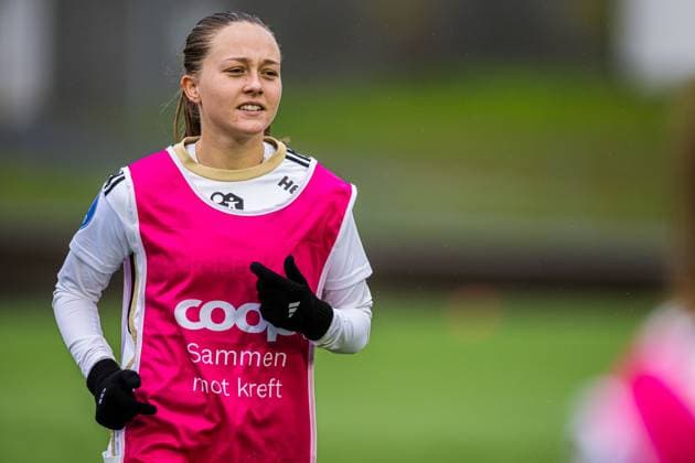 231014 Camilla Linberg of Rosenborg ahead of the Toppserien football match between Rosenborg and Stabaek on October 14, 2023 in Trondheim. Photo: Marius Simensen BILDBYRAN Cop 238 bbeng dam football fotball fotboll rbk kvinner rosenborg stabaek tfk toppserien Copyright: MARIUSxSIMENSEN BB231014BB110