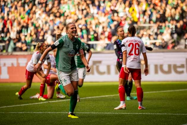 GER, FFBL, SV Werder Bremen vs 1. FC Koeln 14.10.2023, wohninvest WESERSTADION, GER, FFBL, SV Werder Bremen vs 1. FC Koeln im Bild Lina Hausicke (SV Werder Bremen 18) trifft zum 2:0 und dreht zum Jubel ab,