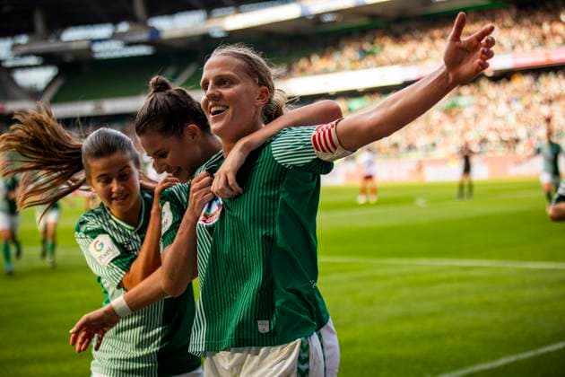 GER, FFBL, SV Werder Bremen vs 1. FC Koeln 14.10.2023, wohninvest WESERSTADION, GER, FFBL, SV Werder Bremen vs 1. FC Koeln im Bild Lina Hausicke (SV Werder Bremen 18) trifft zum 2:0 und jubelt vor der Kurve,