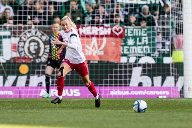 GOOGLE PIXEL Frauen Bundesliga, SV Werder Bremen - 1. FC Koeln; 14.10.2023 Sofie Vendelbo (1. FC Koeln, 2) GOOGLE PIXEL Frauen Bundesliga, SV Werder Bremen - 1. FC Koeln, Bremen, wohninvest Weserstadion am 14.10.2023 DFB REGULATIONS PROHIBIT ANY USE OF PHOTOGRAPHS AS IMAGE SEQUENCES AND OR QUASI-VIDEO. Copyright: xBEAUTIFULxSPORTS Wunderlx