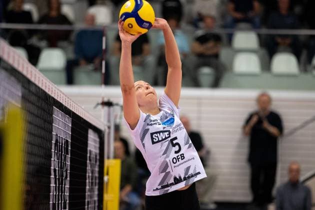 2. Bundesliga Frauen Pro Schwarz-Weiss Erfurt vs. TV Dingolfing; Erfurt; 14.10.2023 Isabella Noble ( 5; Schwarz-Weiss Erfurt) 2. Bundesliga Frauen Pro: Schwarz-Weiss Erfurt vs. TV Dingolfing; Riethsporthalle Erfurt; 14.10.2023 Copyright: xBEAUTIFULxSPORTS Duehringx