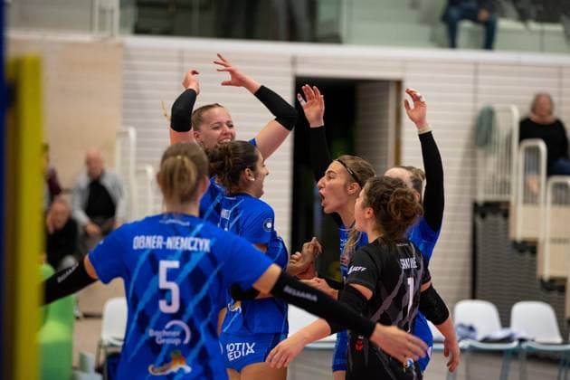 2. Bundesliga Frauen Pro Schwarz-Weiss Erfurt vs. TV Dingolfing; Erfurt; 14.10.2023 Jubel, TV Dingolfing 2. Bundesliga Frauen Pro: Schwarz-Weiss Erfurt vs. TV Dingolfing; Riethsporthalle Erfurt; 14.10.2023 Copyright: xBEAUTIFULxSPORTS Duehringx