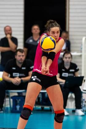 2. Bundesliga Frauen Pro Schwarz-Weiss Erfurt vs. TV Dingolfing; Erfurt; 14.10.2023 Mia Anna Stauß ( 11; Schwarz-Weiss Erfurt) 2. Bundesliga Frauen Pro: Schwarz-Weiss Erfurt vs. TV Dingolfing; Riethsporthalle Erfurt; 14.10.2023 Copyright: xBEAUTIFULxSPORTS Duehringx