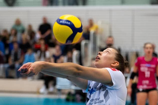 2. Bundesliga Frauen Pro Schwarz-Weiss Erfurt vs. TV Dingolfing; Erfurt; 14.10.2023 Isabella Noble ( 5; Schwarz-Weiss Erfurt) 2. Bundesliga Frauen Pro: Schwarz-Weiss Erfurt vs. TV Dingolfing; Riethsporthalle Erfurt; 14.10.2023 Copyright: xBEAUTIFULxSPORTS Duehringx