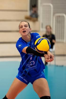 2. Bundesliga Frauen Pro Schwarz-Weiss Erfurt vs. TV Dingolfing; Erfurt; 14.10.2023 Natascha Oßner-Niemczyk ( 5; TV Dingolfing) 2. Bundesliga Frauen Pro: Schwarz-Weiss Erfurt vs. TV Dingolfing; Riethsporthalle Erfurt; 14.10.2023 Copyright: xBEAUTIFULxSPORTS Duehringx