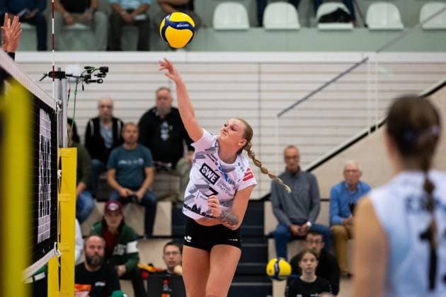 2. Bundesliga Frauen Pro Schwarz-Weiss Erfurt vs. TV Dingolfing; Erfurt; 14.10.2023 Ashlyn Maye Blotzer ( 7; Schwarz-Weiss Erfurt) 2. Bundesliga Frauen Pro: Schwarz-Weiss Erfurt vs. TV Dingolfing; Riethsporthalle Erfurt; 14.10.2023 Copyright: xBEAUTIFULxSPORTS Duehringx