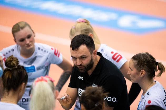Mateusz Zarczynski (Trainer; Schwarz-Weiss Erfurt) 2. Bundesliga Frauen Pro: Schwarz-Weiss Erfurt vs. TV Dingolfing; Riethsporthalle Erfurt; 14.10.2023 Copyright: xBEAUTIFULxSPORTS Duehringx