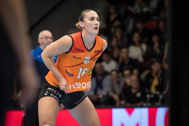 Volleyball Supercup 2023 - Women - Viteos NUC vs FKB Power Cats Duedingen; Guemligen, 14.10.2023 Tia Scambray (Viteos NUC, 16) Volleyball Supercup 2023 - Women - Viteos NUC vs FKB Power Cats Duedingen in Guemligen, on Saturday, October 14, 2023 Copyright: xBEAUTIFULxSPORTS OlafxRellischx