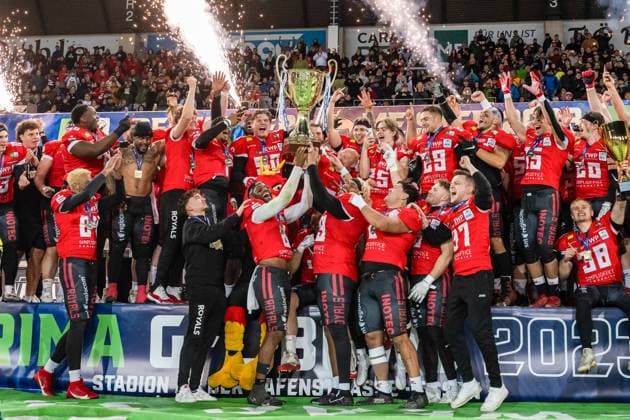 Pokaluebergabe an die Potsdam Royals GER, Potsdam Royals vs Schwaebisch Hall Unicorns, GFL, Saison 2023, GFL-Bowl, Finale, 14.10.2023, GER, Potsdam Royals vs Schwaebisch Hall Unicorns, GFL, Saison 2023, GFL-Bowl, Finale, 14.10.2023 Essen Copyright: xEibner-Pressefoto FlorianxWolfx EP_FWF