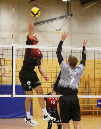 BAU 14.10.2023 Ludwigsburg Volleyball Barock Volleys MTV Ludwigsburg vs. TV Bühl, v.l. Niklas Henseling (MTV), Robin Stolle (Bühl)