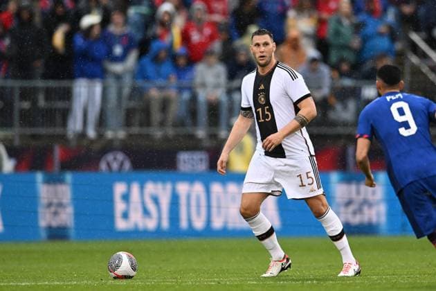 14.10.2023, Fussball Nationalteams Freundschaftsspiele 2023, Länderspiel, USA - Deutschland, im Pratt & Whitney Stadium at Rentschler Field (Hartford, Conneticut, USA), Niklas Süle (Deutschland) am Ball