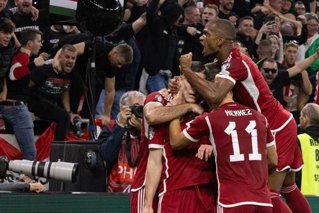 Bilder des Jahres 2023, Sport 10 Oktober Sport Themen der Woche KW41 (231015) -- BUDAPEST, Oct. 15, 2023 -- Players of Hungary celebrate after scoring during the UEFA EURO, EM, Europameisterschaft,Fussball 2024 Group G qualification match between Hungary and Serbia in Budapest, Hungary on Oct. 14, 2023. (Photo by Xinhua) (SP)HUNGARY-BUDAPEST-FOOTBALL-UEFA EURO 2024 QUALIFIERS-HUNGARY VS SERBIA AttilaxVolgyi 