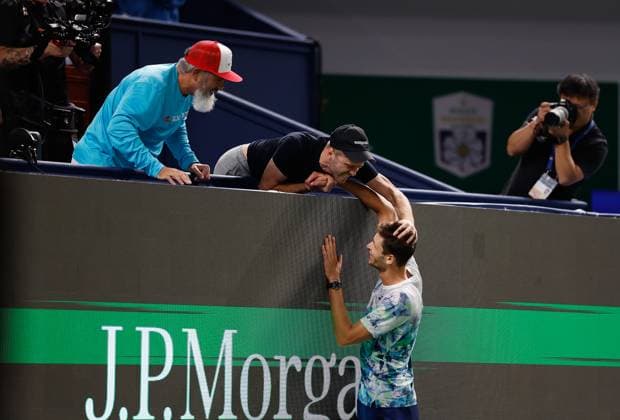 (231015) -- SHANGHAI, Oct. 15, 2023 -- Hubert Hurkacz (bottom) celebrates after the men s singles final between Andrey Rublev of Russia and Hubert Hurkacz of Poland at the ATP, Tennis Herren World Tour Shanghai Masters tennis tournament at Qizhong Forest Sports City Arena in Shanghai, east China, Oct. 15, 2023. ) (SP)CHINA-SHANGHAI-TENNIS-ATP TOUR-SHANGHAI MASTERS(CN) WangxLili 