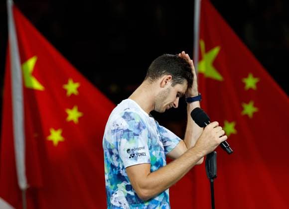 (231015) -- SHANGHAI, Oct. 15, 2023 -- Hubert Hurkacz speaks during the awarding ceremony after the men s singles final between Andrey Rublev of Russia and Hubert Hurkacz of Poland at the ATP, Tennis Herren World Tour Shanghai Masters tennis tournament at Qizhong Forest Sports City Arena in Shanghai, east China, Oct. 15, 2023. ) (SP)CHINA-SHANGHAI-TENNIS-ATP TOUR-SHANGHAI MASTERS(CN) WangxLili 